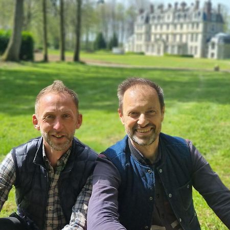 Les Ecuries Du Chateau De Brumare Brestot Exterior photo