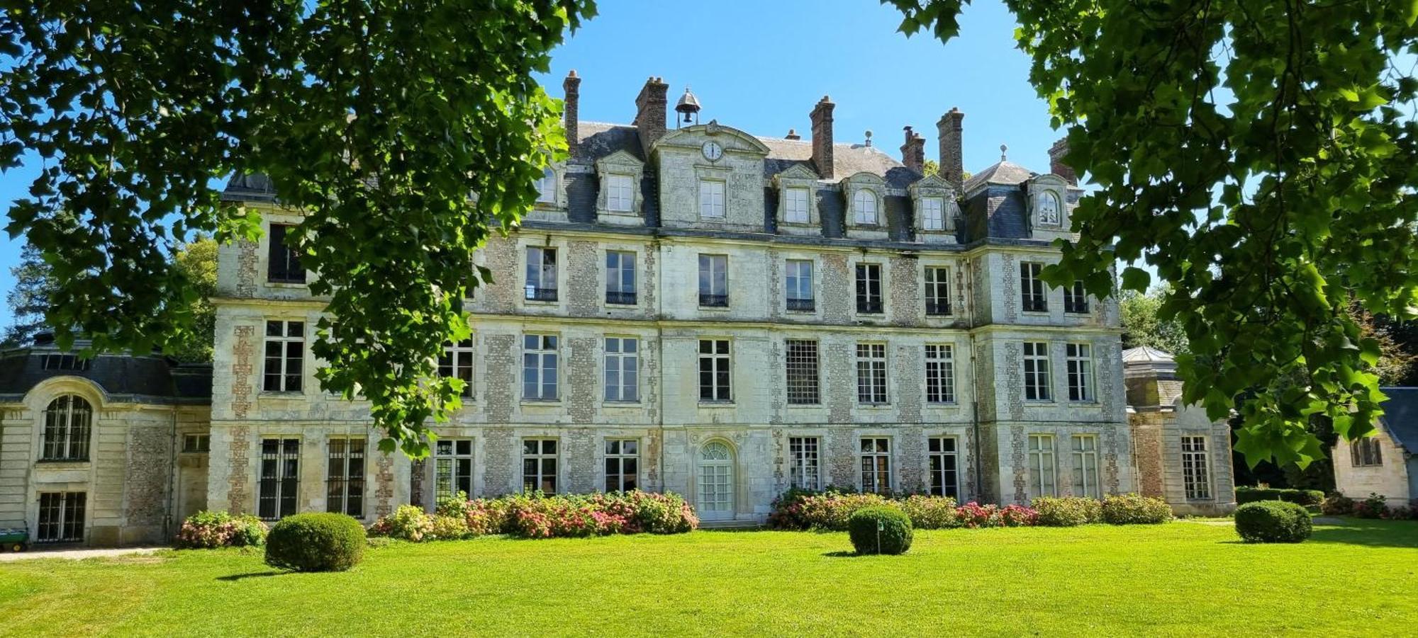 Les Ecuries Du Chateau De Brumare Brestot Exterior photo