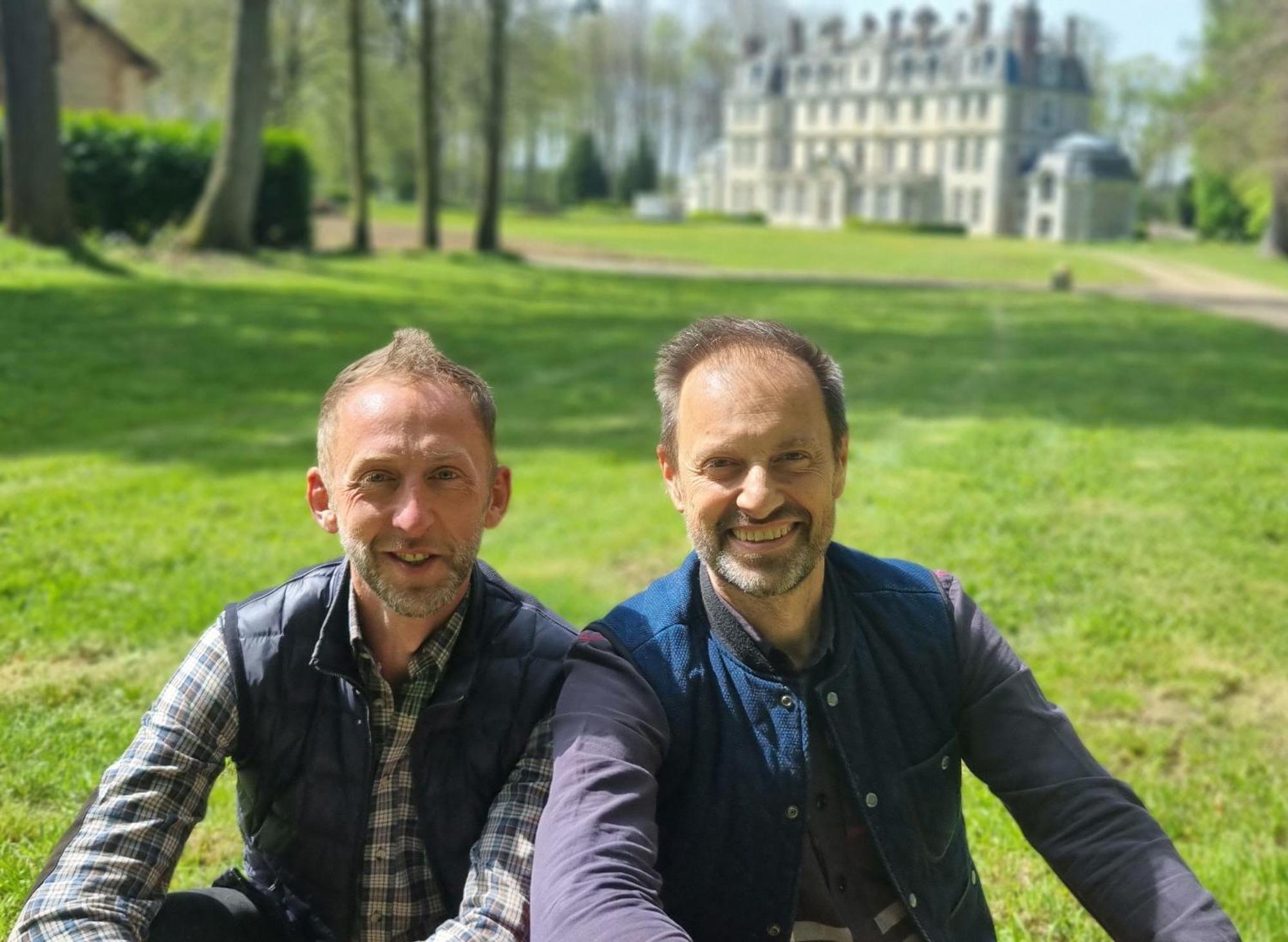 Les Ecuries Du Chateau De Brumare Brestot Exterior photo