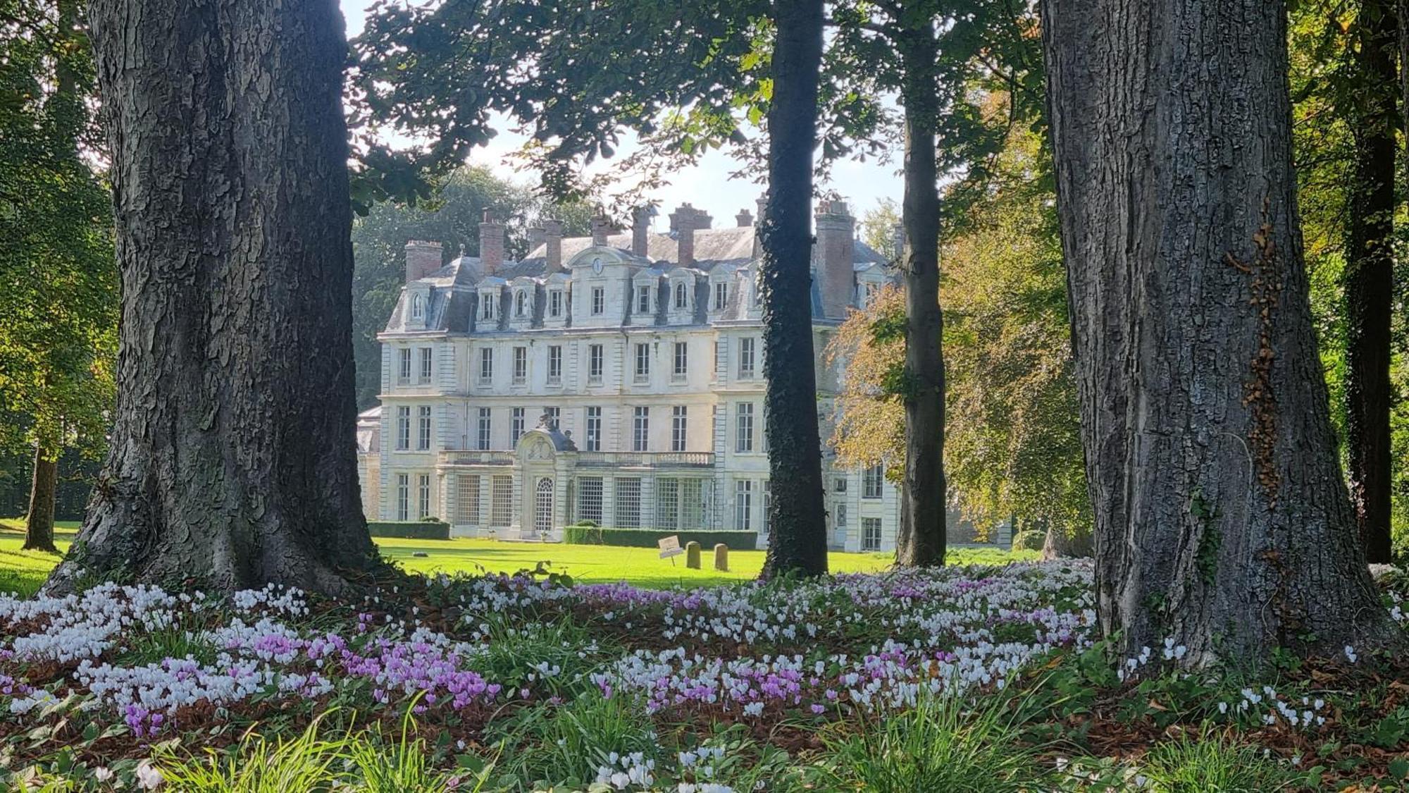 Les Ecuries Du Chateau De Brumare Brestot Exterior photo